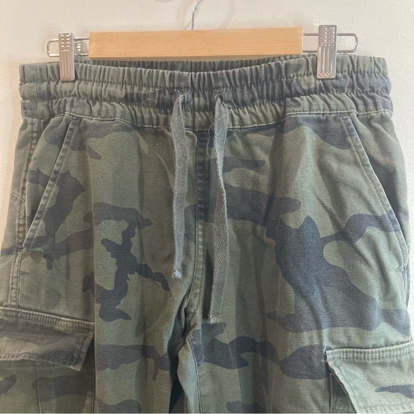 TNA Sz S Aritzia Cargo Camo Pants with Many  Pockets Jogger Style - Picture 11 of 15
